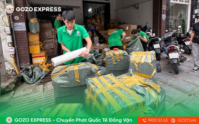 express-courier-la-gi