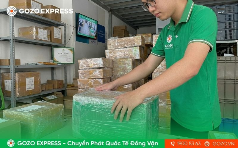 gui-hang-tu-nuoc-ngoai-ve-viet-nam-can-thong-tin-gi