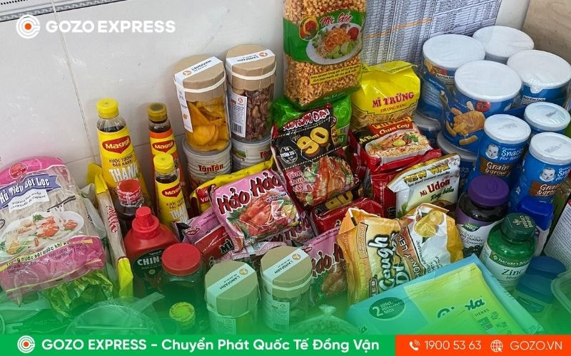 gui-thuc-pham-di-singapore