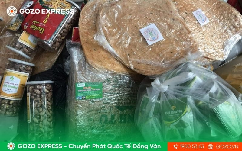 gui-thuc-pham-di-singapore