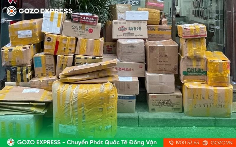 bị hải quan giữ hàng có mất phí không